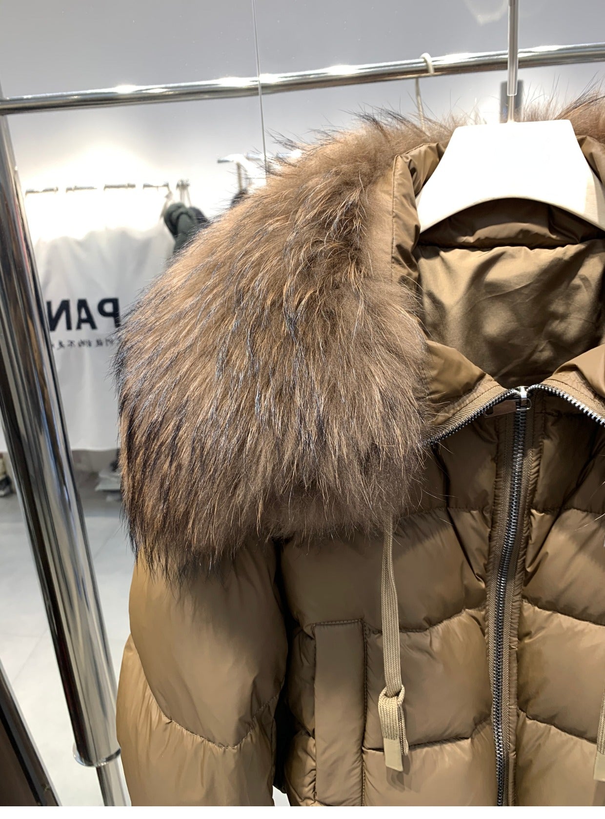 2023 Winter Puffer Jacket Women Large Real Raccoon Fur Collar Short Female Parkas Thick Warm 90% Goose Down Coat Loose