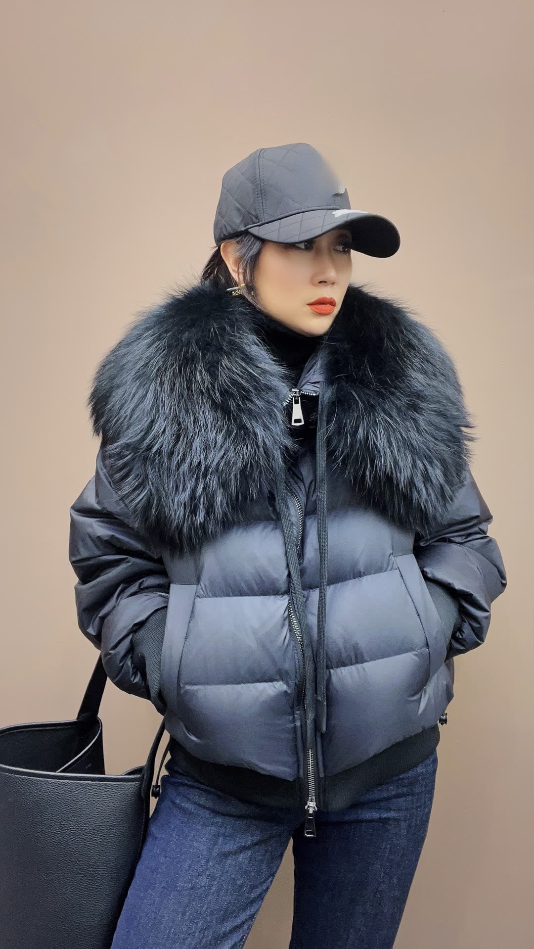 2023 Winter Puffer Jacket Women Large Real Raccoon Fur Collar Short Female Parkas Thick Warm 90% Goose Down Coat Loose